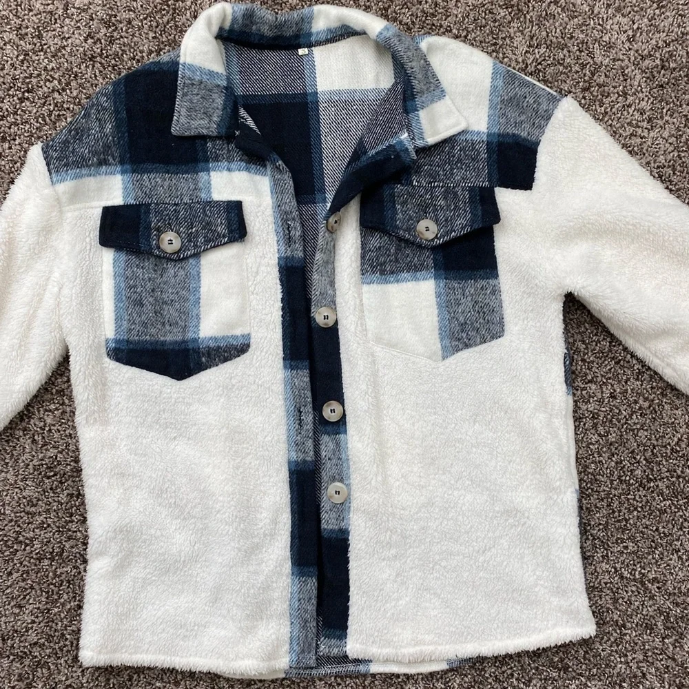 Shacket - Picture 3 of 5